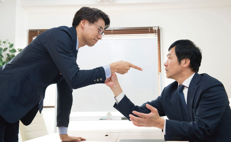 社内トラブル